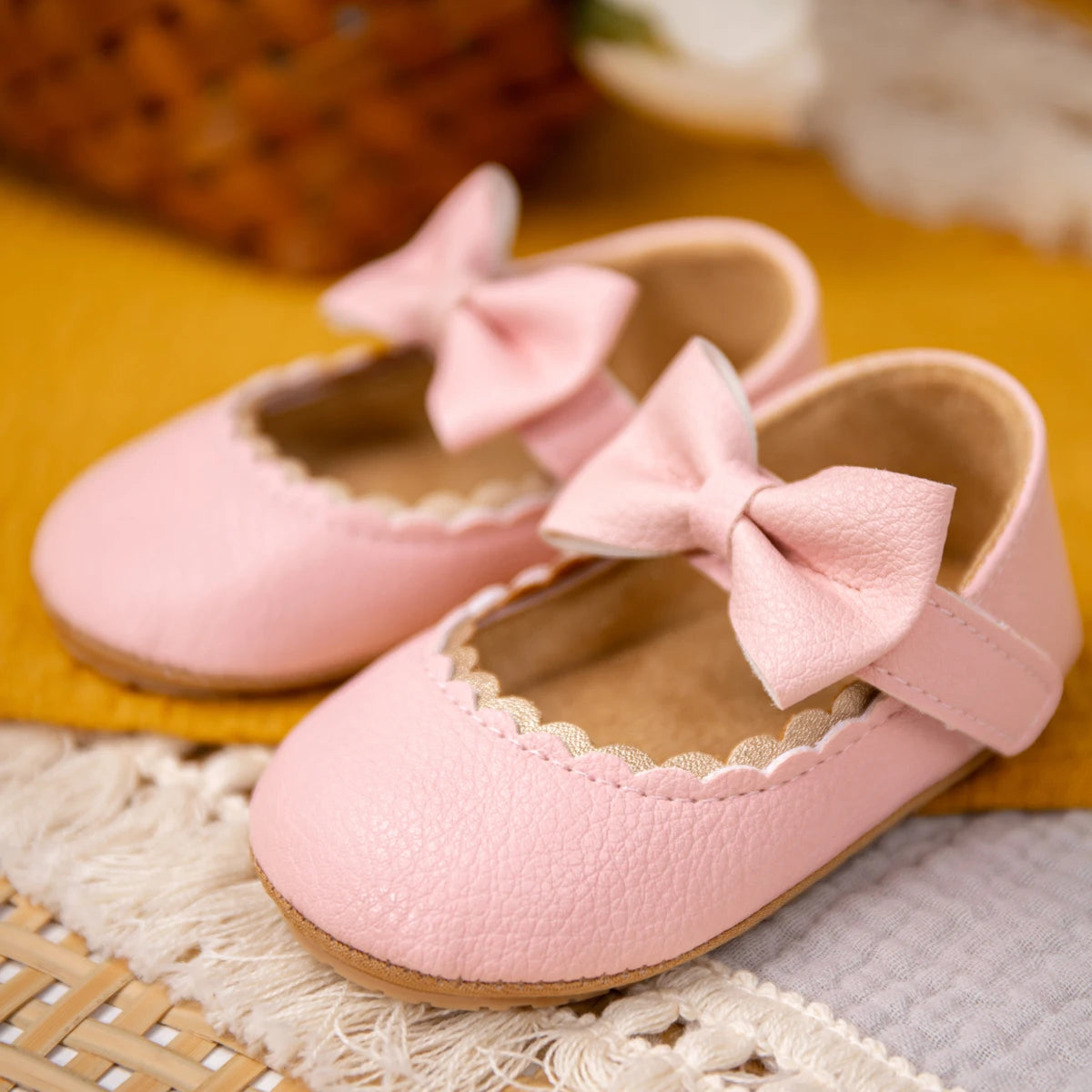 Retro New Newborn Baby Walking Shoes Spring Autumn Solid Color Bow Princess Shoes PU Anti-slip Soft Rubber Bottom Baby Casual