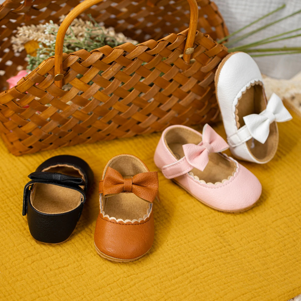 Retro New Newborn Baby Walking Shoes Spring Autumn Solid Color Bow Princess Shoes PU Anti-slip Soft Rubber Bottom Baby Casual