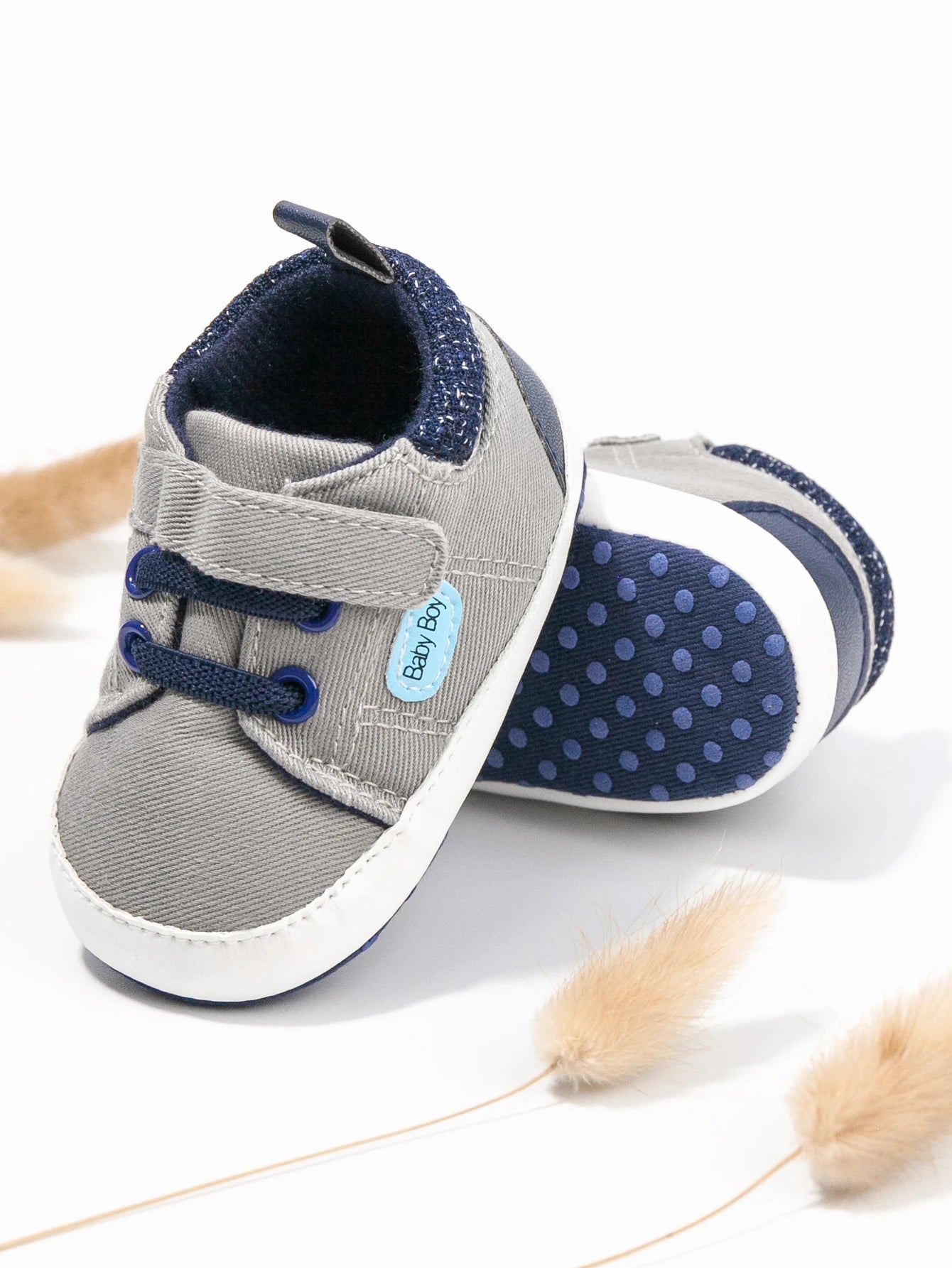 Newborn New Classic Baby Solid Color Canvas Shoes Casual Shoes Anti-slip Soft Cotton Soles Baby Sneakers First Day Toddler Shoes