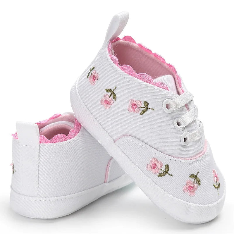 Spring Autumn Newborn Baby Girl Canvas Sneakers Soft Sole Girl Princess Shoes  Embroidered Lace Toddler First Walker Moccasins