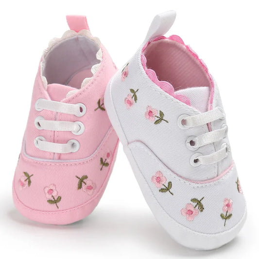 Spring Autumn Newborn Baby Girl Canvas Sneakers Soft Sole Girl Princess Shoes  Embroidered Lace Toddler First Walker Moccasins